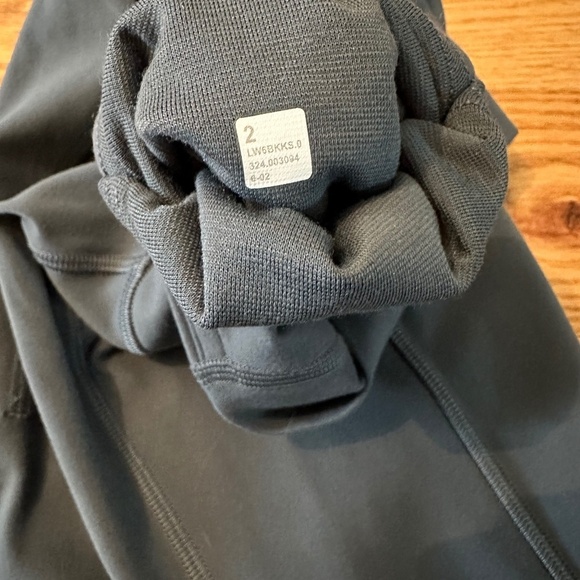Lululemon Align High-Rise Crop with Pockets 23" in Oil Grey (Size 2) - Picture 11 of 11